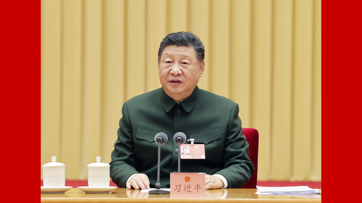 习近平出席解放军和武警部队代表团全体会议